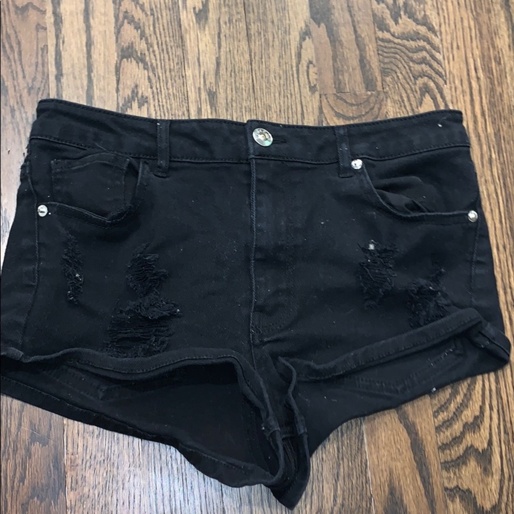 DIVIDED h&m black shorts